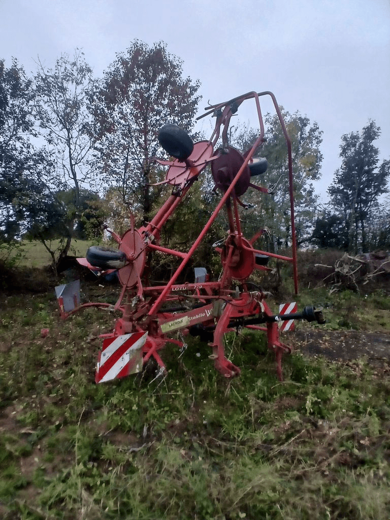 Kreiselheuer типа Lely LOTUS 7.70 M, Gebrauchtmaschine в CINTHEAUX (Фотография 2)