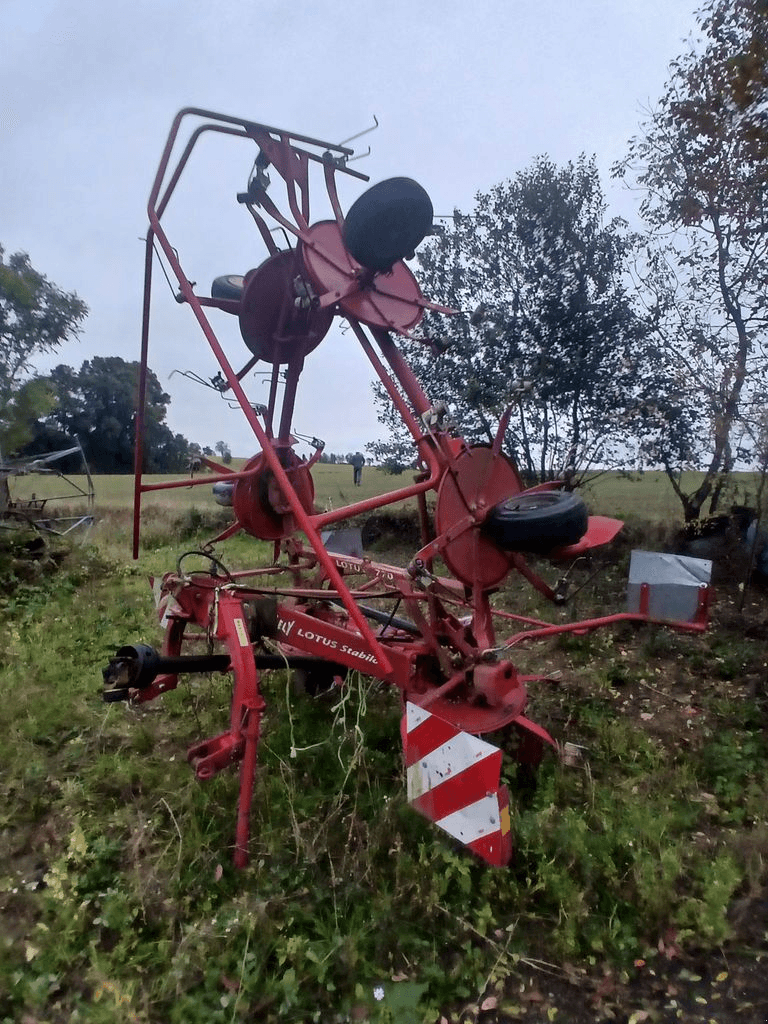 Kreiselheuer типа Lely LOTUS 7.70 M, Gebrauchtmaschine в CINTHEAUX (Фотография 1)