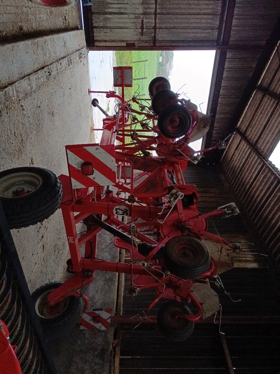 Kreiselheuer del tipo Lely Lotus 900 s plus, Gebrauchtmaschine In MANDRES-SUR-VAIR (Immagine 3)