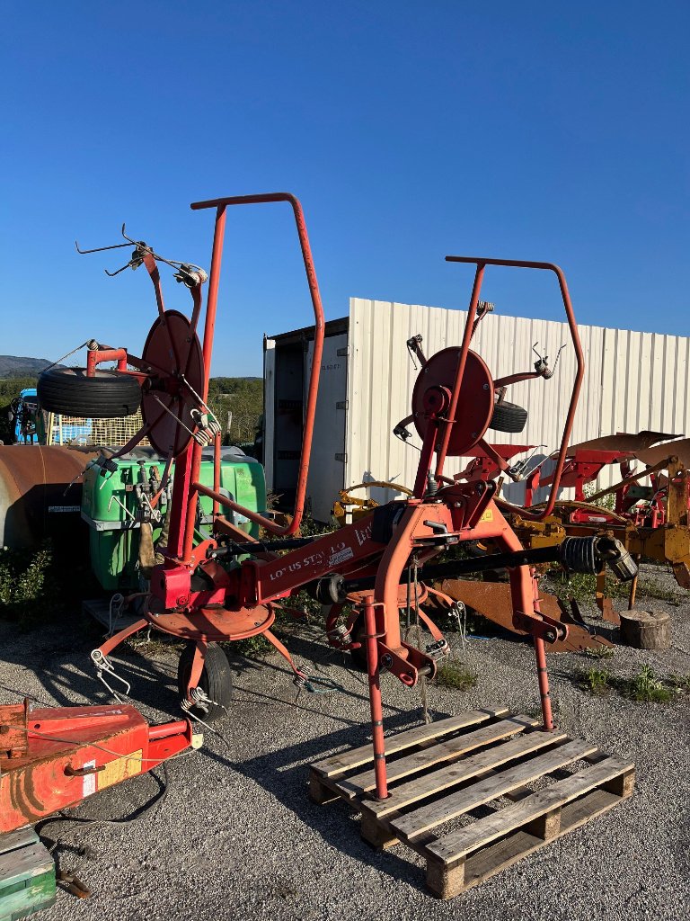 Kreiselheuer des Typs Lely LOTUS STABILO 520, Gebrauchtmaschine in VERNOUX EN VIVARAIS (Bild 3)