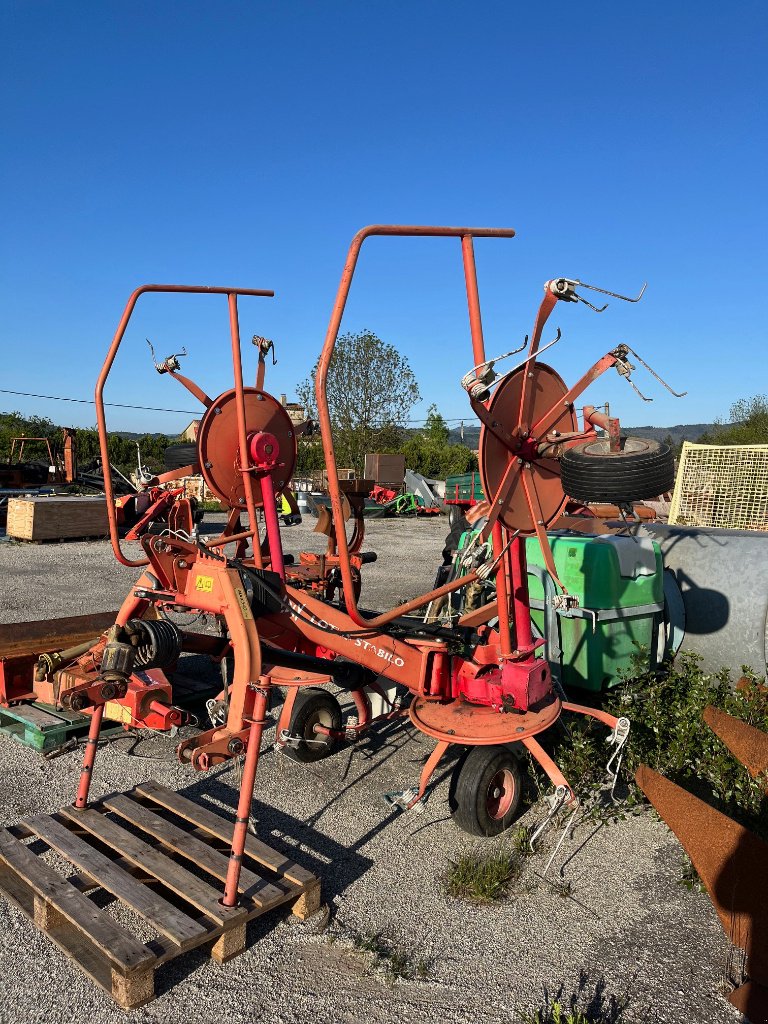 Kreiselheuer des Typs Lely LOTUS STABILO 520, Gebrauchtmaschine in VERNOUX EN VIVARAIS (Bild 1)