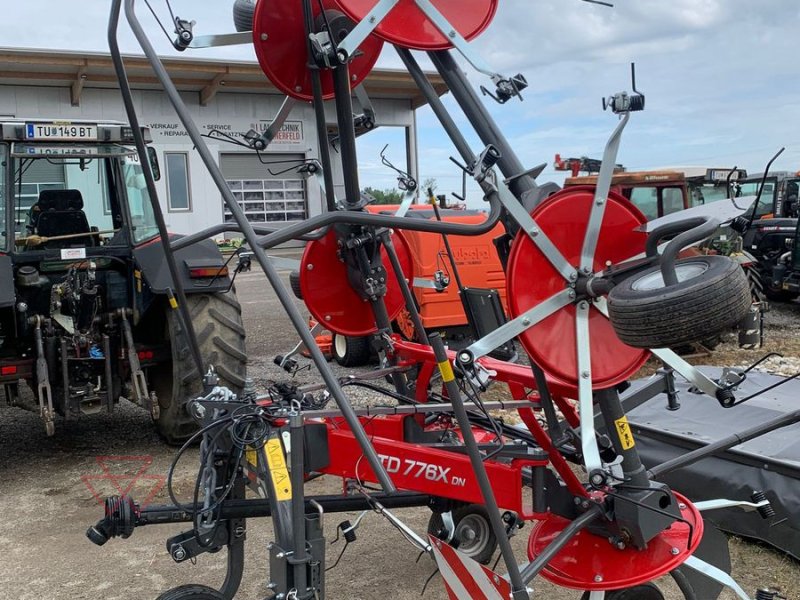 Kreiselheuer des Typs Massey Ferguson Massey Ferguson TD776XDN, Neumaschine in Schwechat (Bild 1)