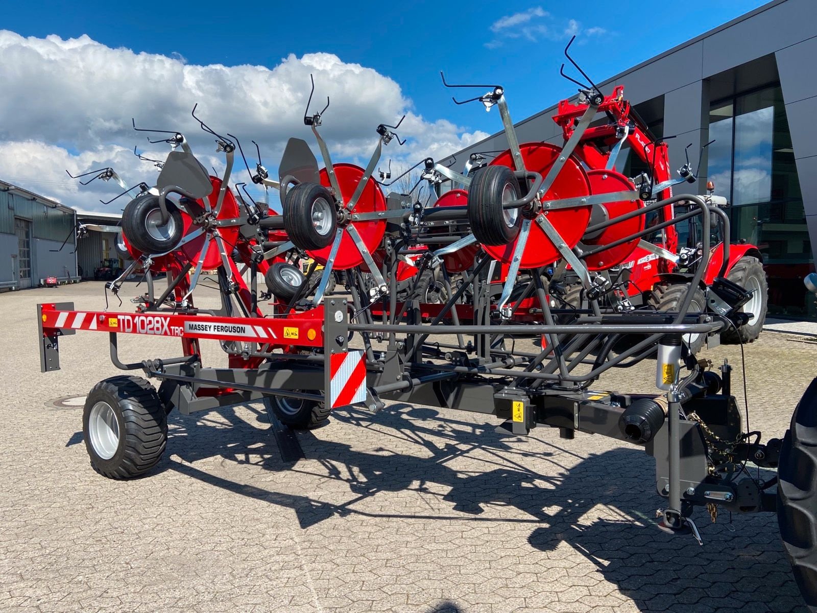 Kreiselheuer des Typs Massey Ferguson TD 1028X TRC, Neumaschine in Kaisersesch (Bild 1)