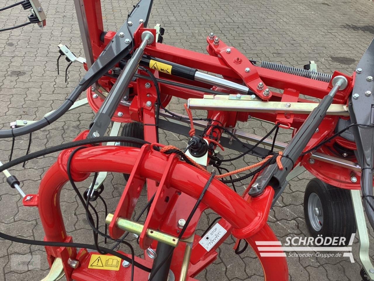 Kreiselheuer типа Massey Ferguson TD 524 DN (TWISTER 5204 DN), Neumaschine в Völkersen (Фотография 6)