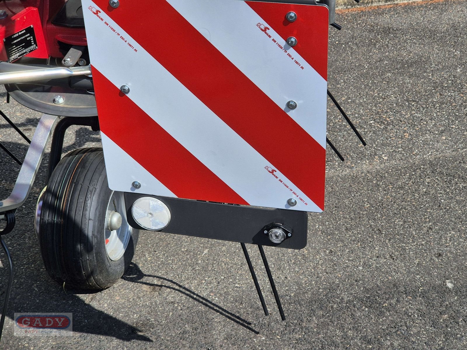 Kreiselheuer des Typs Massey Ferguson TD676DN HEUWENDER, Neumaschine in Lebring (Bild 9)