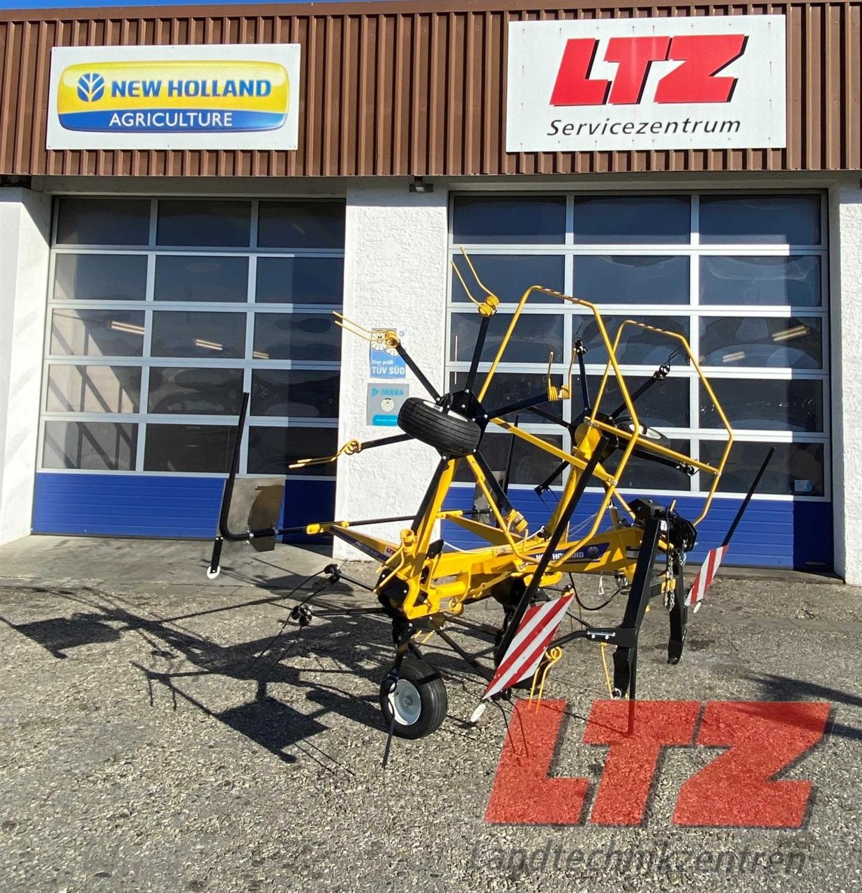 Kreiselheuer des Typs New Holland ProTed 540, Neumaschine in Ampfing (Bild 1)