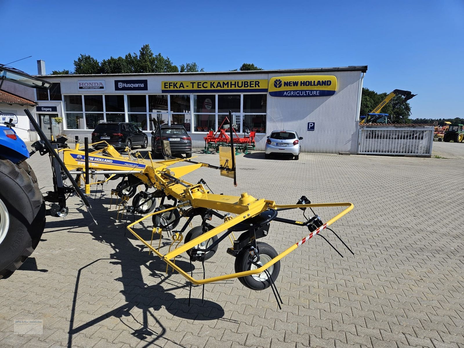 Kreiselheuer des Typs New Holland Proted 690, Neumaschine in Erlbach (Bild 1)