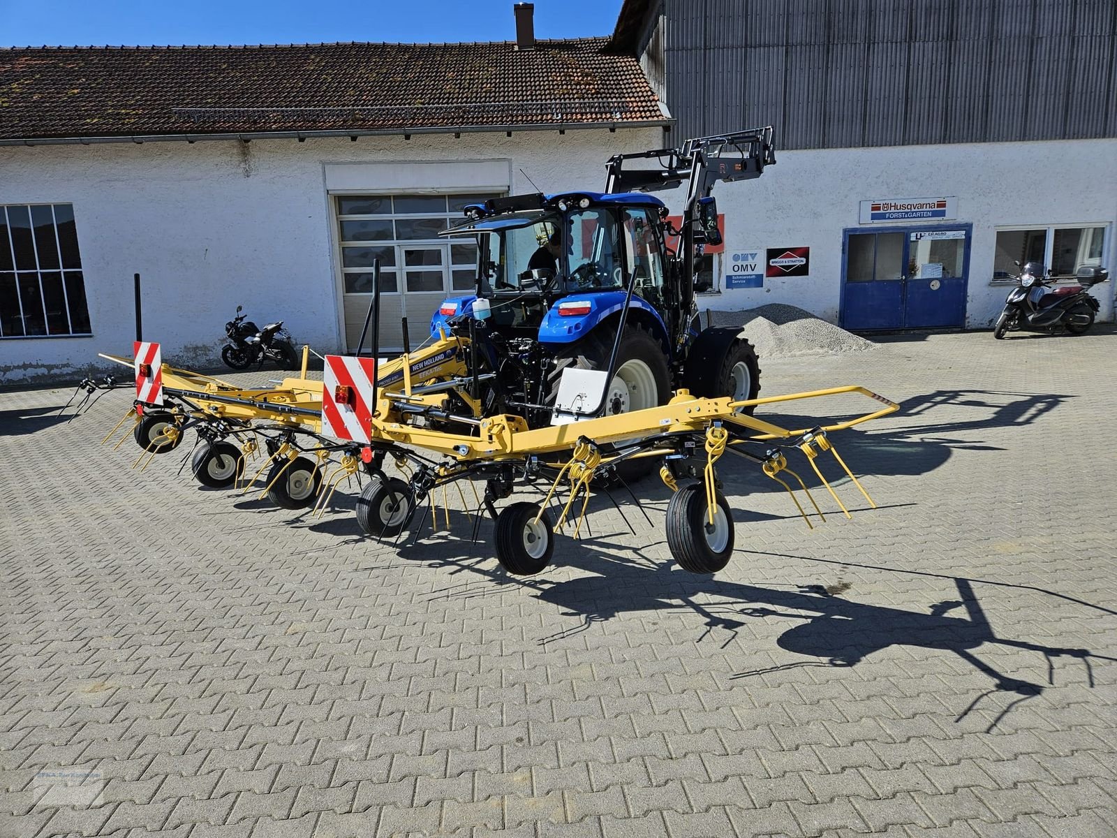 Kreiselheuer des Typs New Holland Proted 690, Neumaschine in Erlbach (Bild 4)