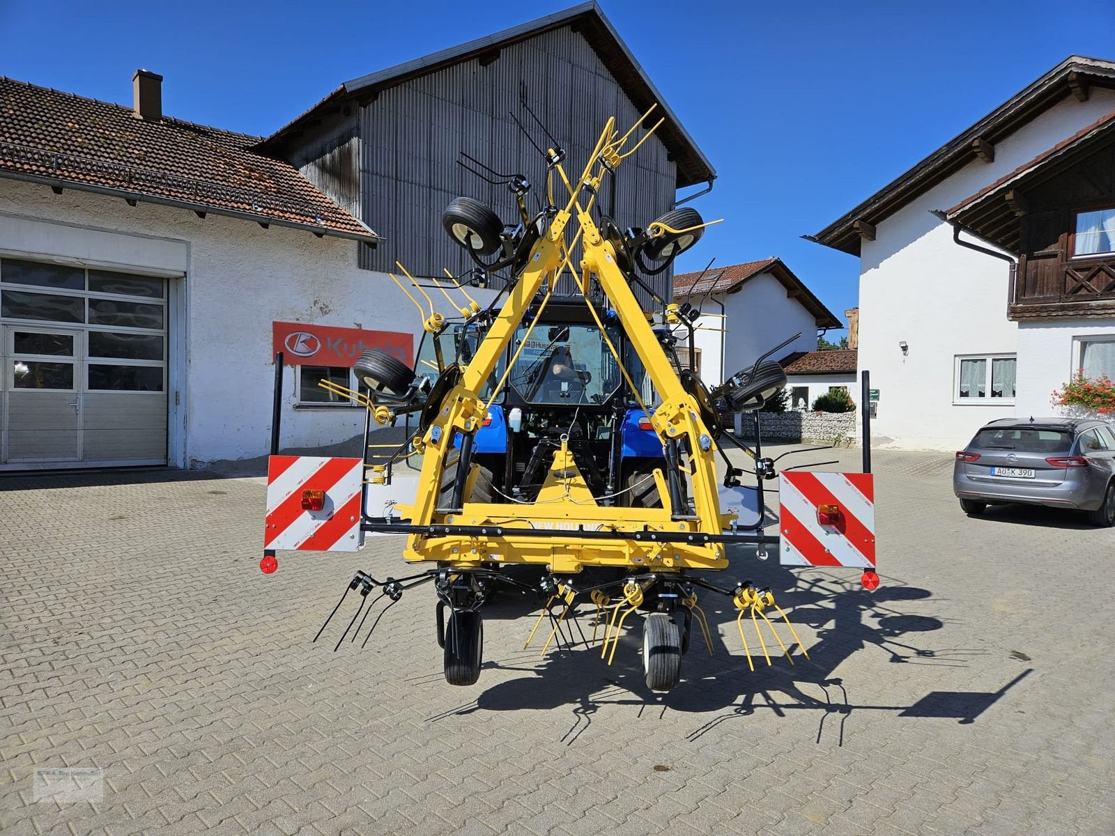 Kreiselheuer des Typs New Holland Proted 690, Neumaschine in Erlbach (Bild 5)