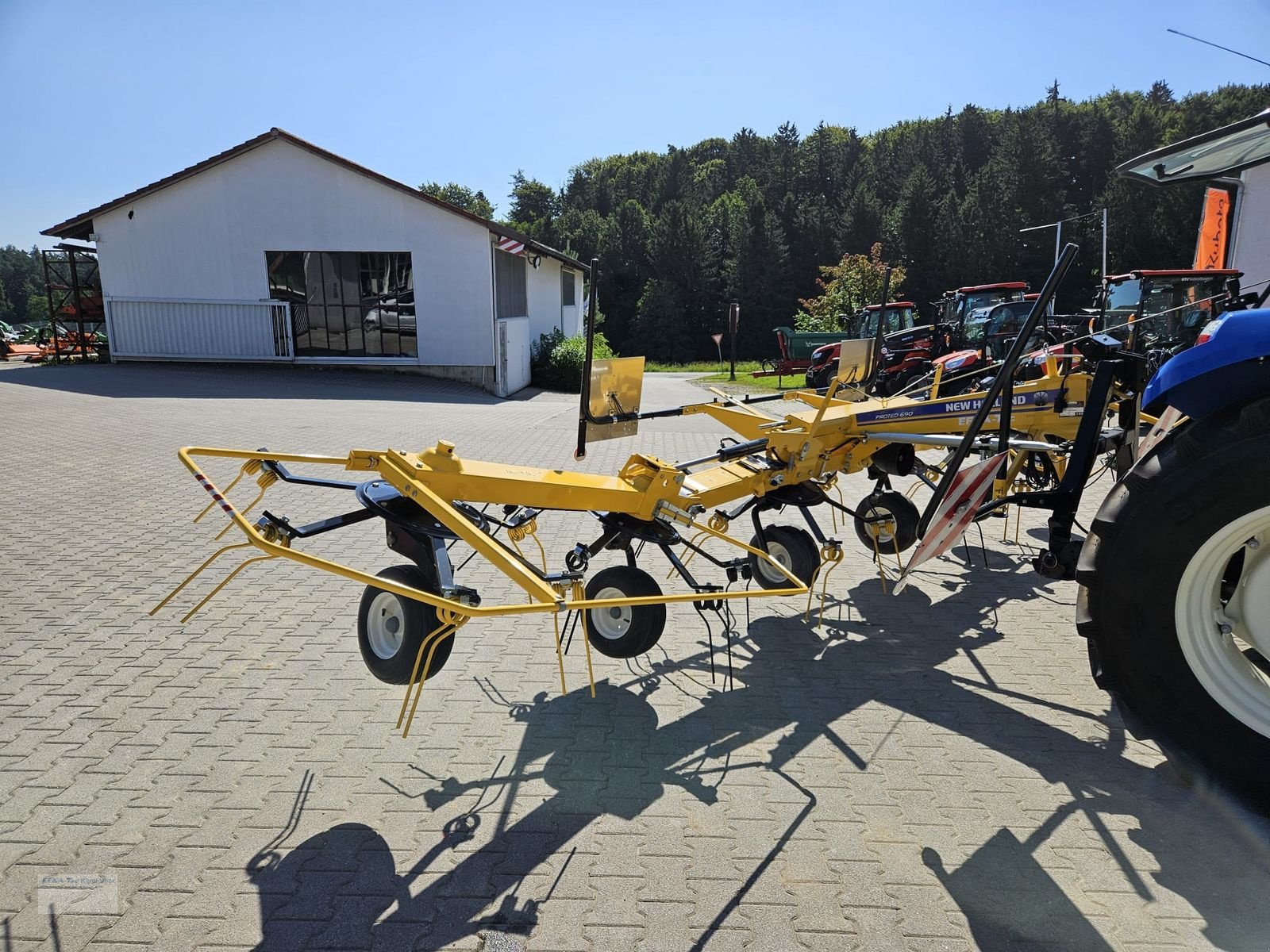 Kreiselheuer des Typs New Holland Proted 690, Neumaschine in Erlbach (Bild 7)