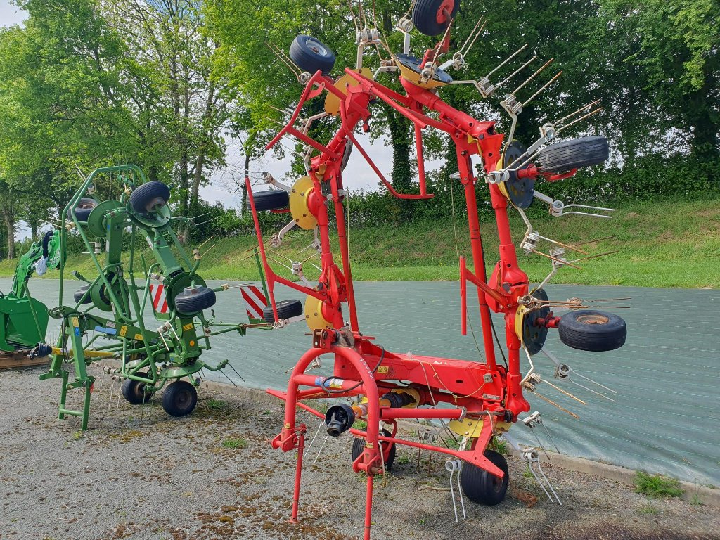 Kreiselheuer des Typs Pöttinger 810 N, Gebrauchtmaschine in VILLAINES LA JUHEL (Bild 1)