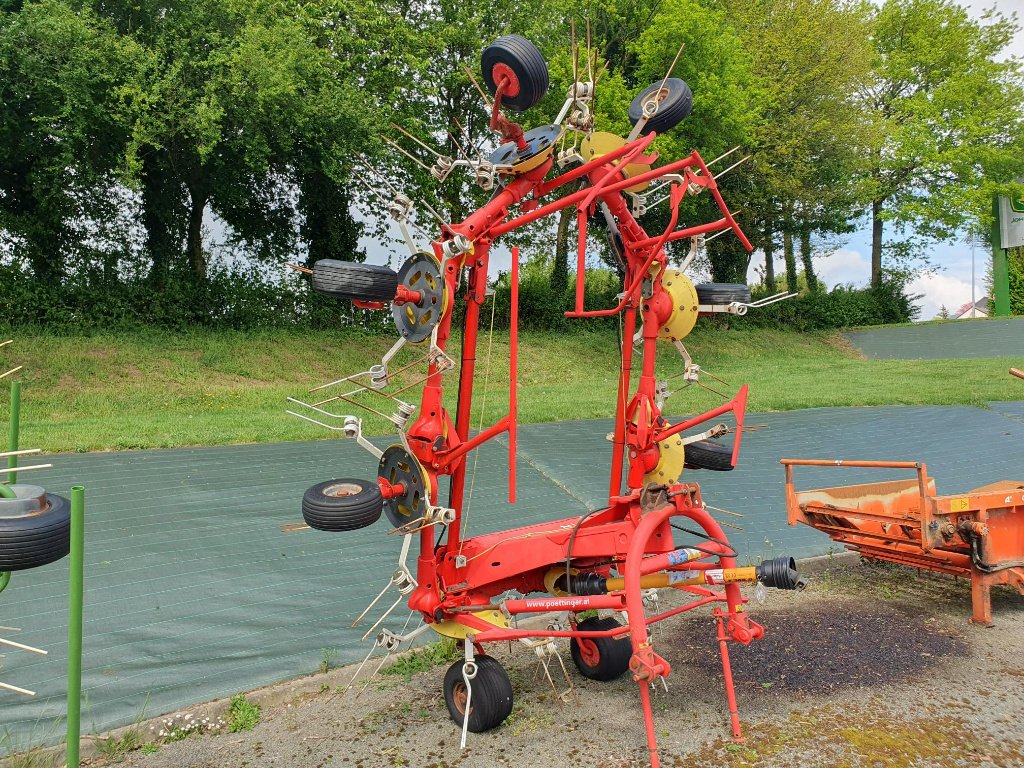 Kreiselheuer des Typs Pöttinger 810 N, Gebrauchtmaschine in VILLAINES LA JUHEL (Bild 3)