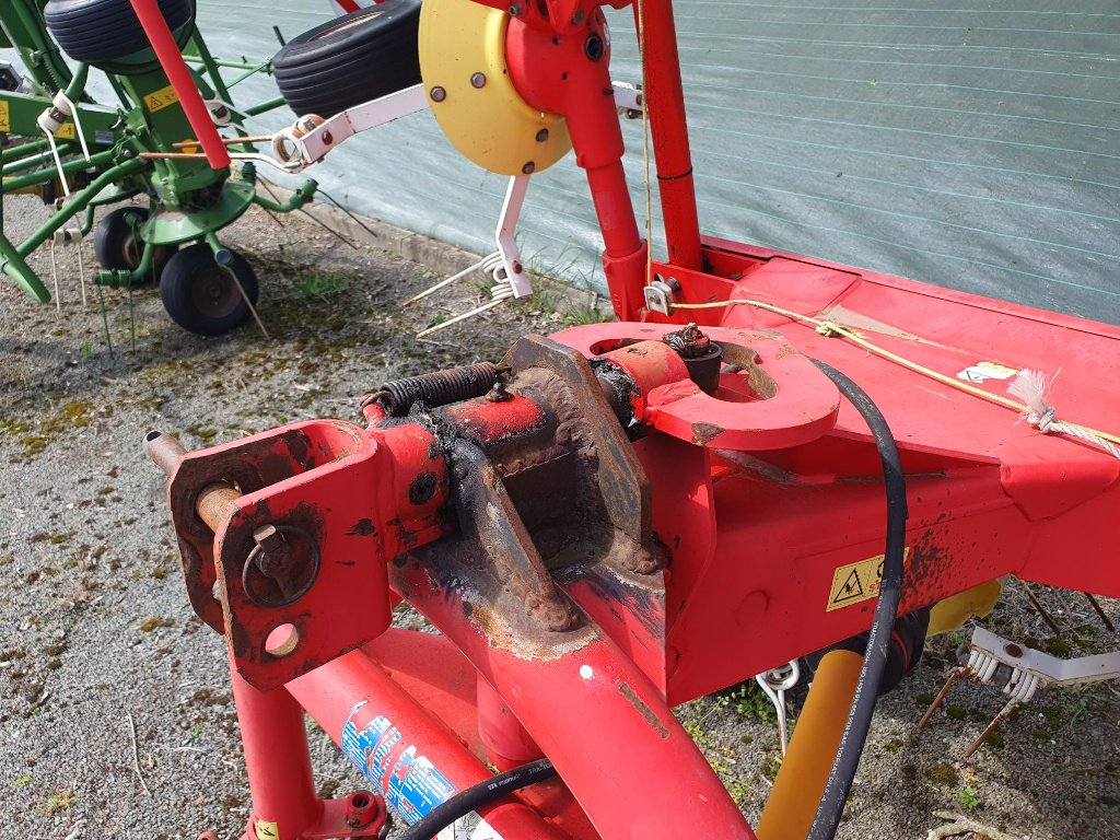 Kreiselheuer des Typs Pöttinger 810 N, Gebrauchtmaschine in VILLAINES LA JUHEL (Bild 4)