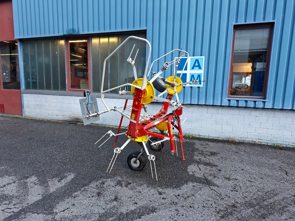 Kreiselheuer tip Pöttinger Alpinhit 4.4H Kreiselheuer, Gebrauchtmaschine in Chur (Poză 1)