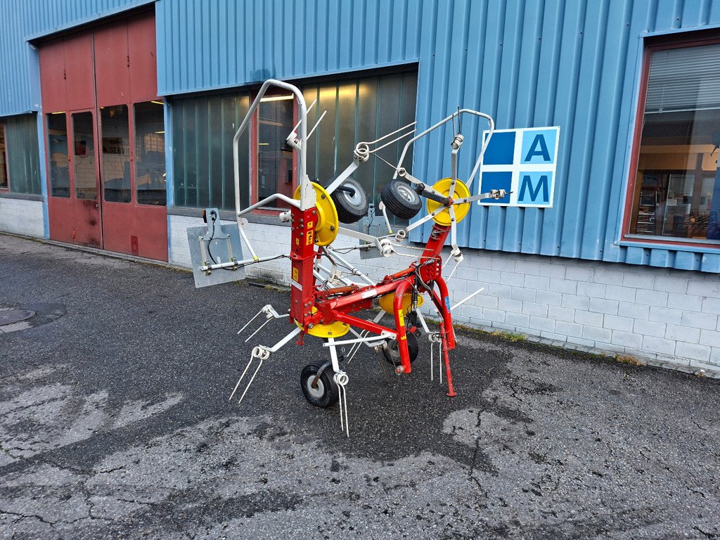 Kreiselheuer tip Pöttinger Alpinhit 4.4H Kreiselheuer, Gebrauchtmaschine in Chur (Poză 2)