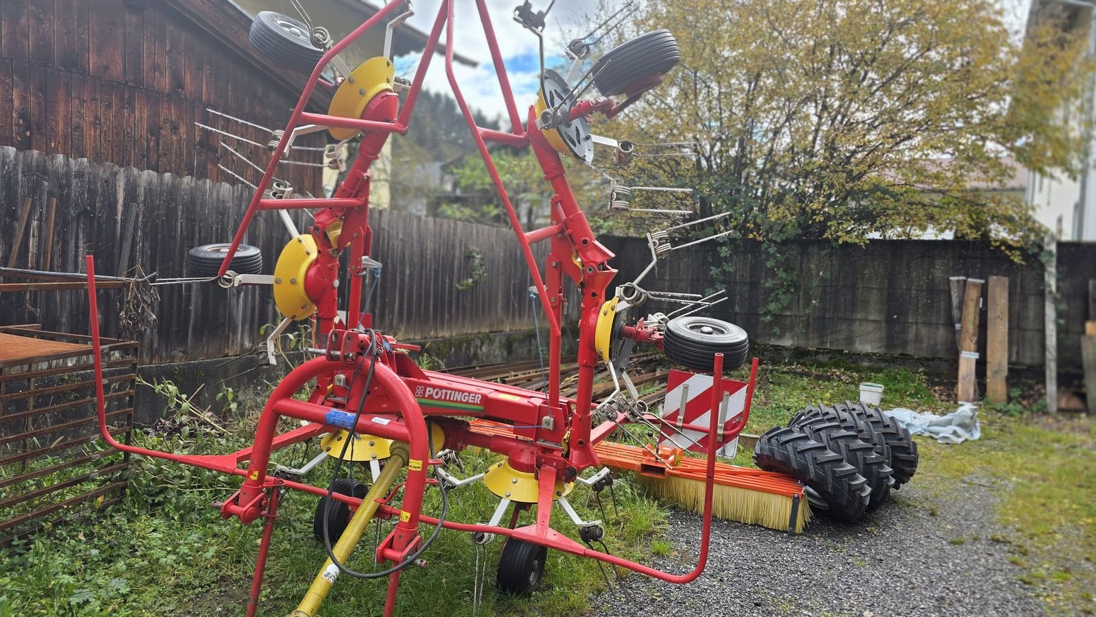 Kreiselheuer del tipo Pöttinger Euro Hit 61 N, Gebrauchtmaschine In Hopfgarten (Immagine 2)