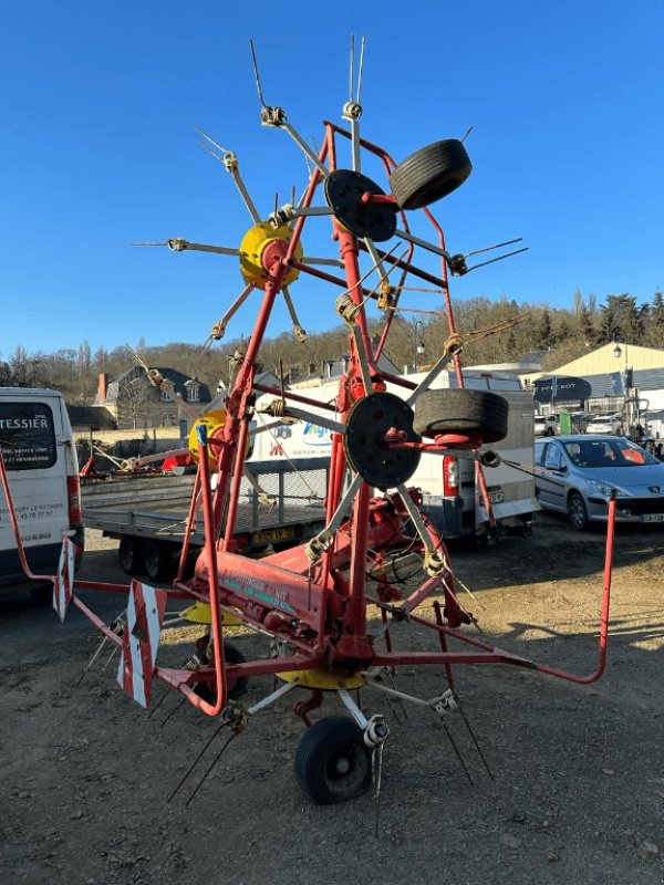 Kreiselheuer des Typs Pöttinger EURO HIT, Gebrauchtmaschine in CORMENON (Bild 2)