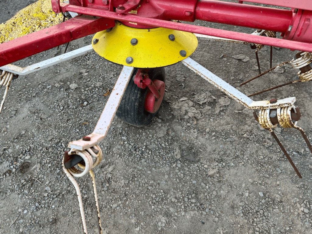 Kreiselheuer des Typs Pöttinger EURO HIT, Gebrauchtmaschine in CORMENON (Bild 4)