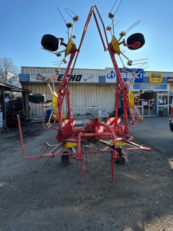 Kreiselheuer des Typs Pöttinger EURO HIT, Gebrauchtmaschine in CORMENON (Bild 1)