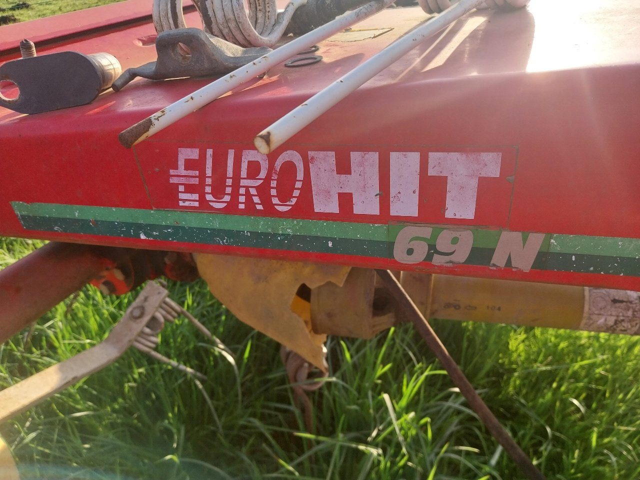 Kreiselheuer des Typs Pöttinger Eurohit 69, Gebrauchtmaschine in SAINT LOUP (Bild 2)