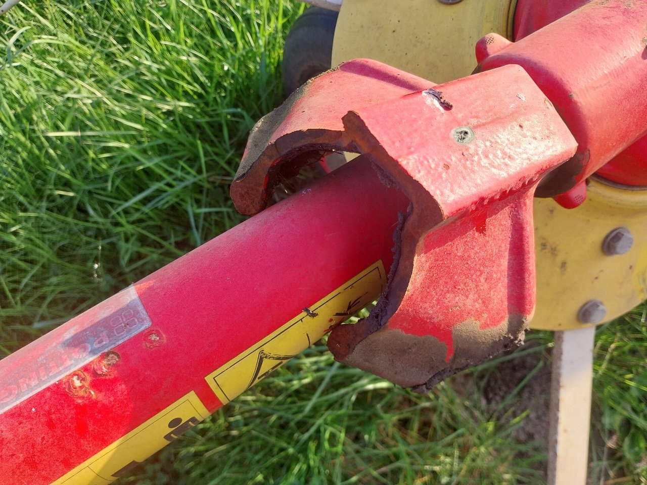 Kreiselheuer des Typs Pöttinger Eurohit 69, Gebrauchtmaschine in SAINT LOUP (Bild 6)