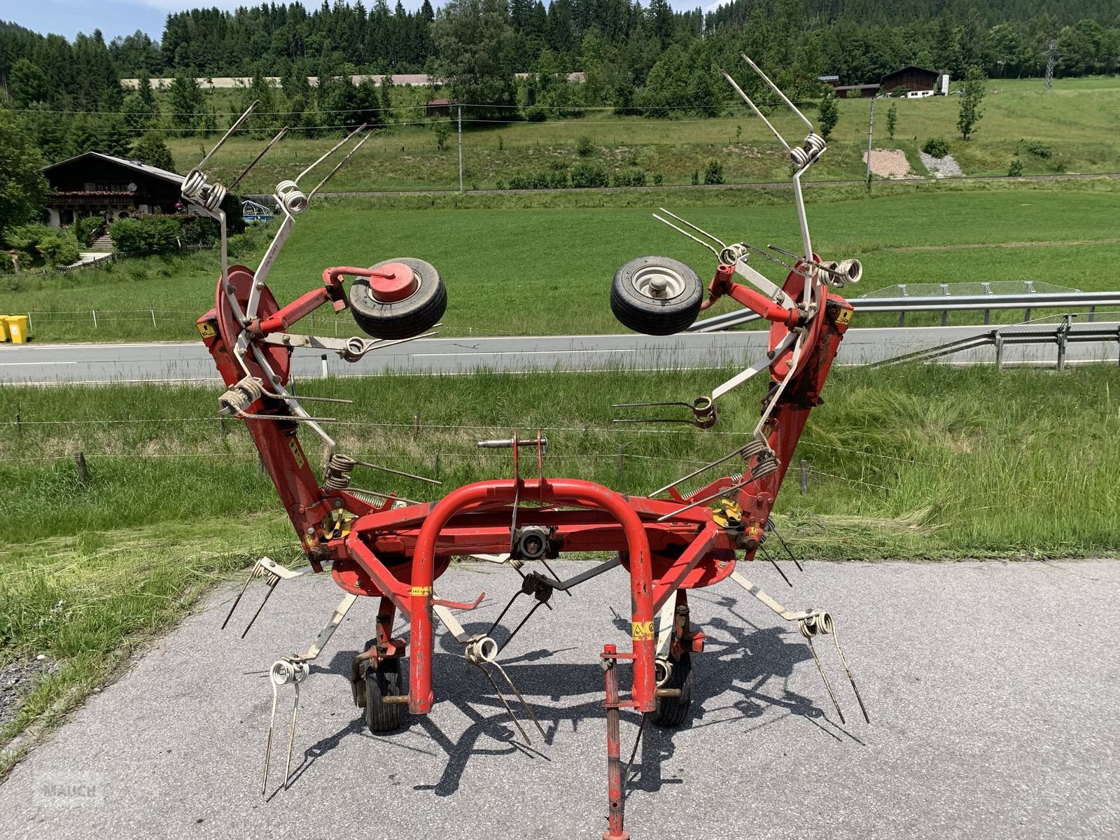 Kreiselheuer des Typs Pöttinger Heuer Hit 44, Gebrauchtmaschine in Eben (Bild 2)