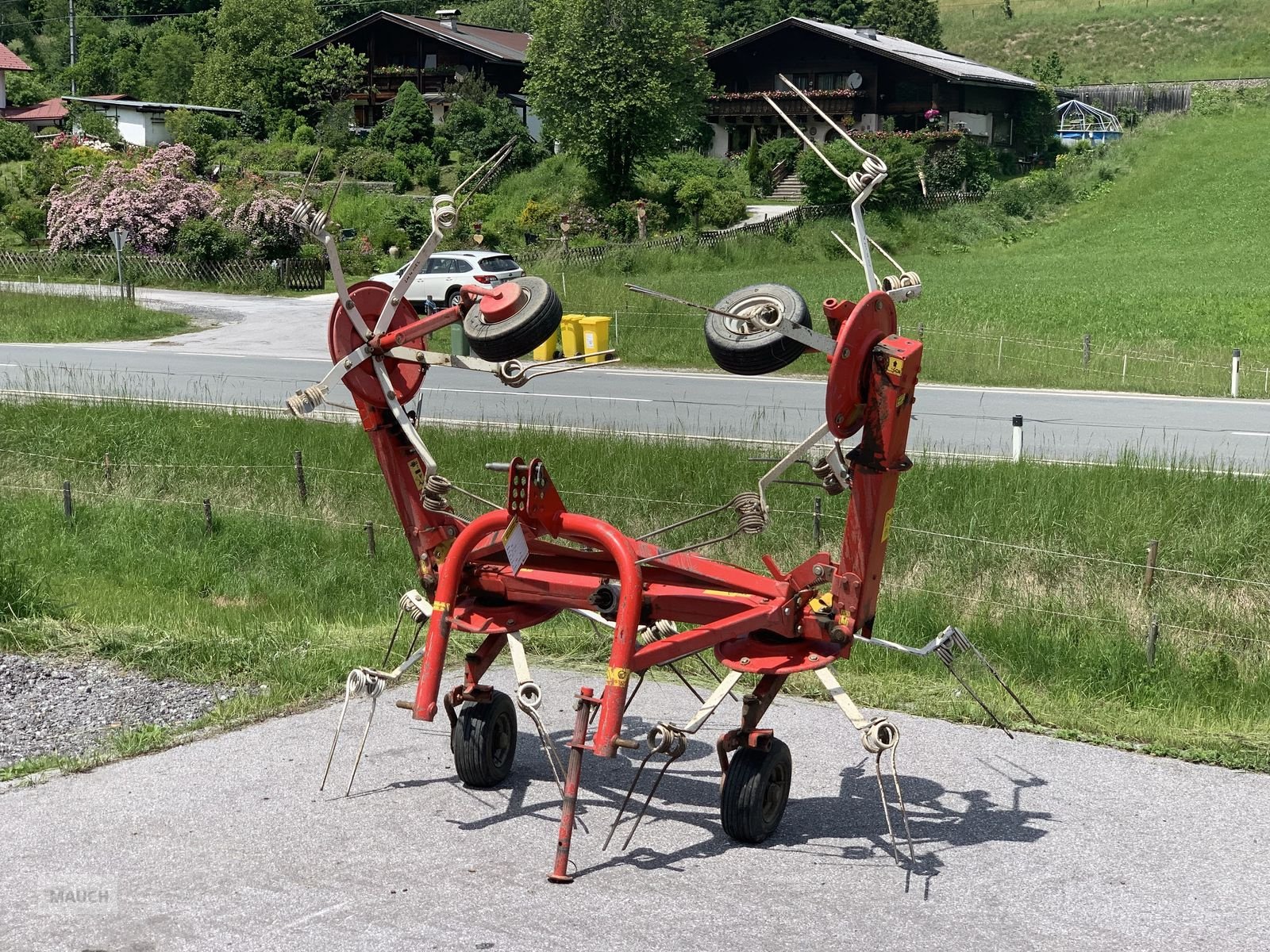 Kreiselheuer des Typs Pöttinger Heuer Hit 44, Gebrauchtmaschine in Eben (Bild 1)