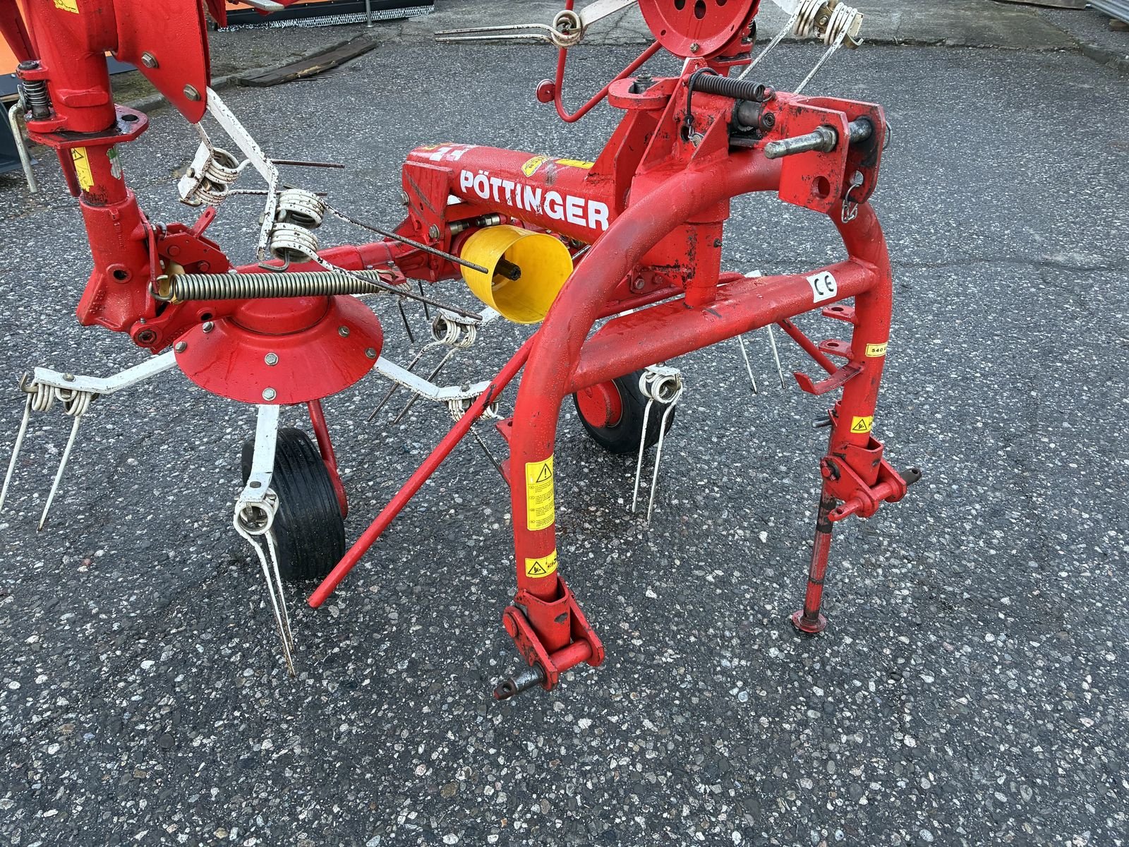 Kreiselheuer typu Pöttinger Hit 40 N, Gebrauchtmaschine v Villach (Obrázok 2)