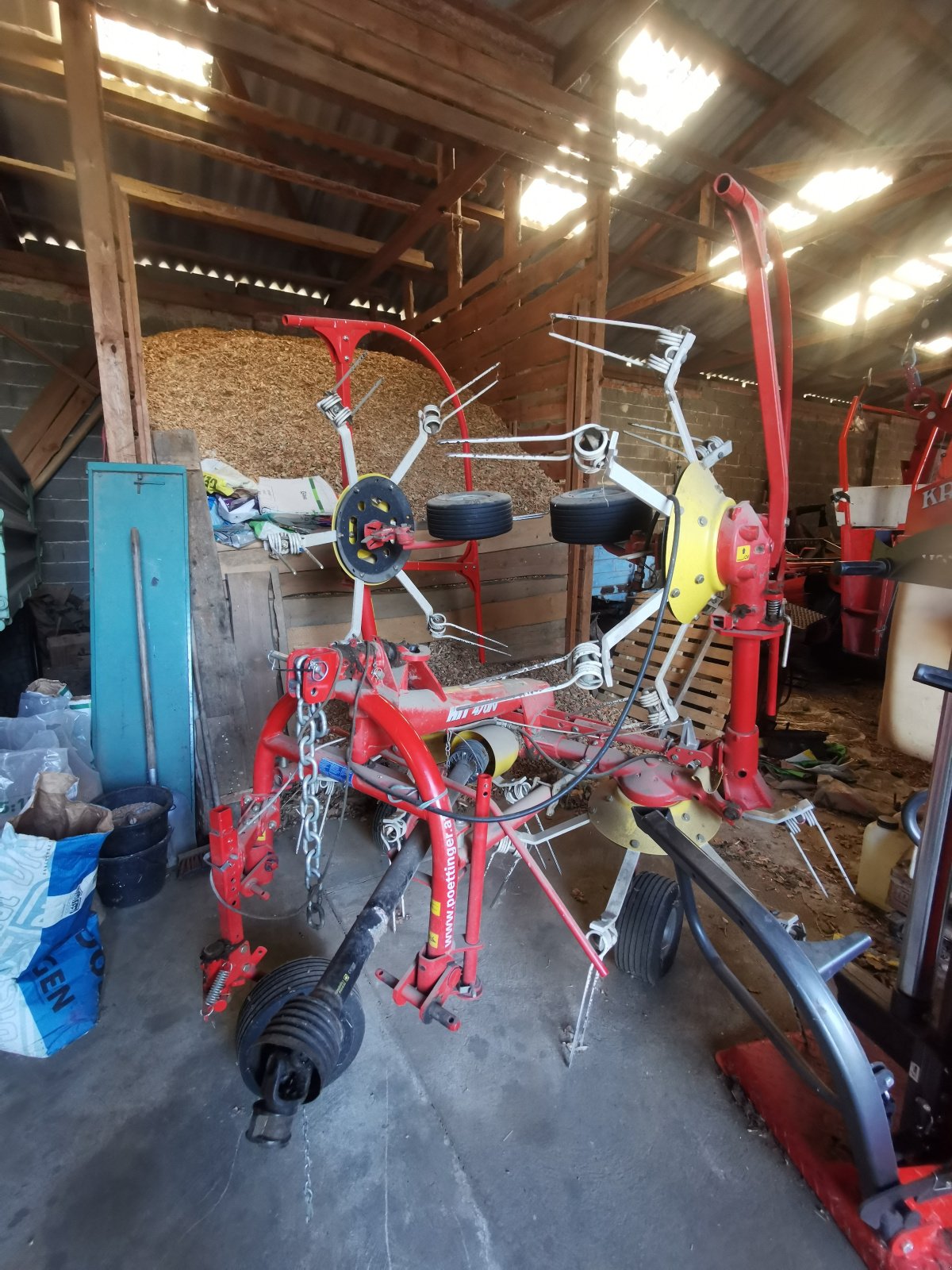 Kreiselheuer des Typs Pöttinger Hit 470 N, Gebrauchtmaschine in Sankt Leonhard am Hornerwald  (Bild 1)