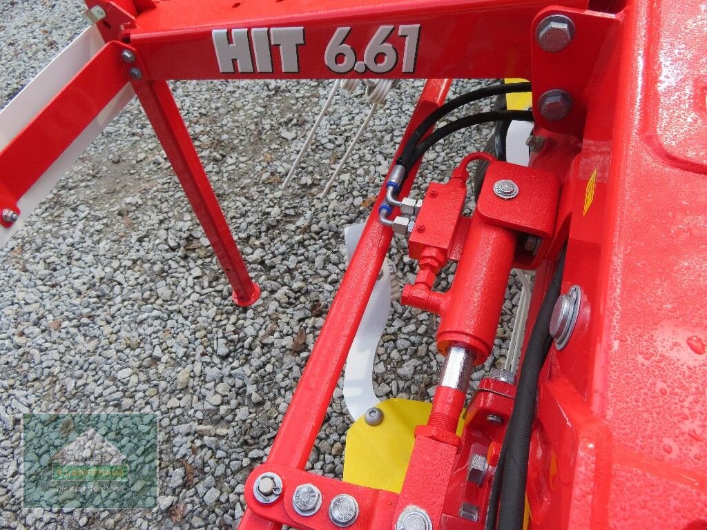 Kreiselheuer des Typs Pöttinger Hit 6.61, Neumaschine in Hofkirchen (Bild 10)