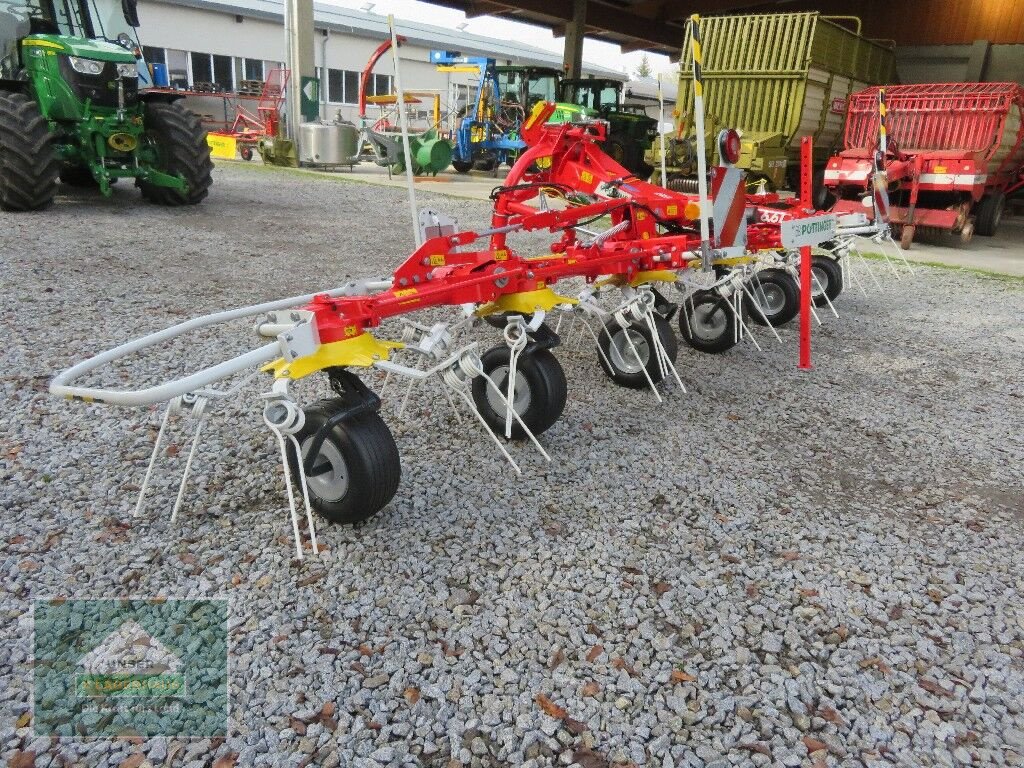 Kreiselheuer des Typs Pöttinger Hit 6.61, Neumaschine in Hofkirchen (Bild 5)