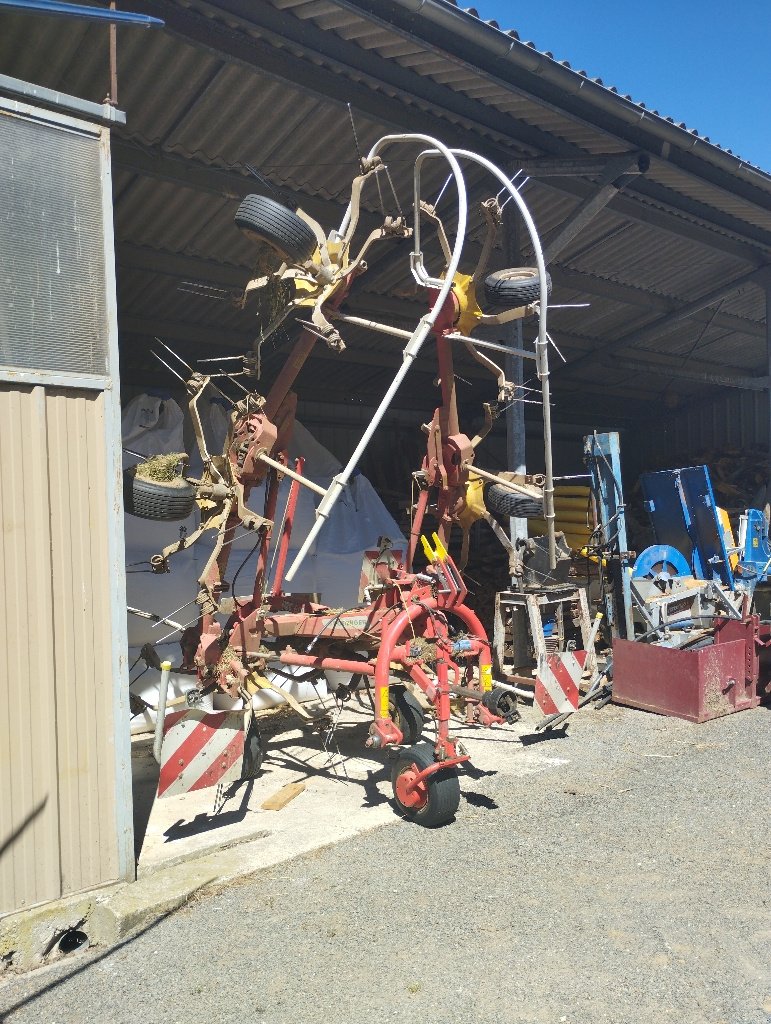 Kreiselheuer of the type Pöttinger HIT 6.80, Gebrauchtmaschine in Calmont (Picture 1)