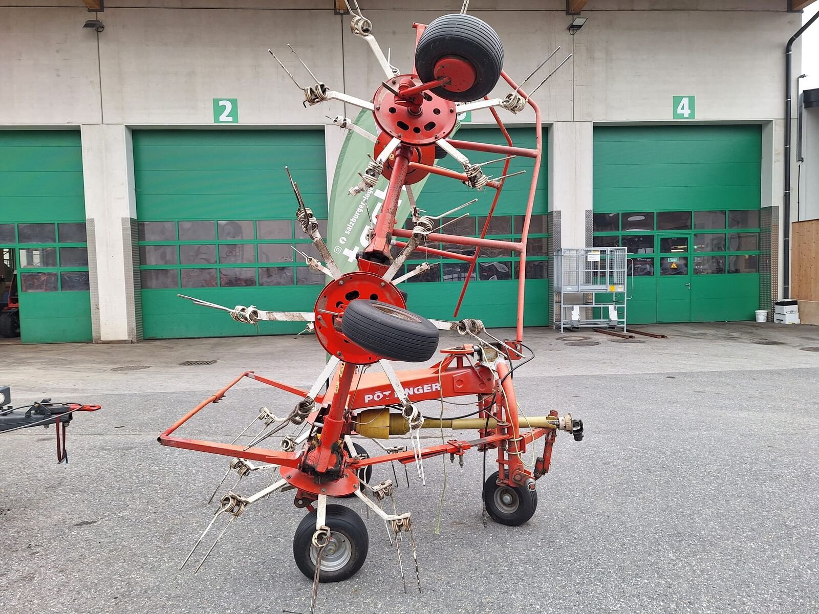 Kreiselheuer des Typs Pöttinger Hit 69 N, Gebrauchtmaschine in Bramberg (Bild 3)