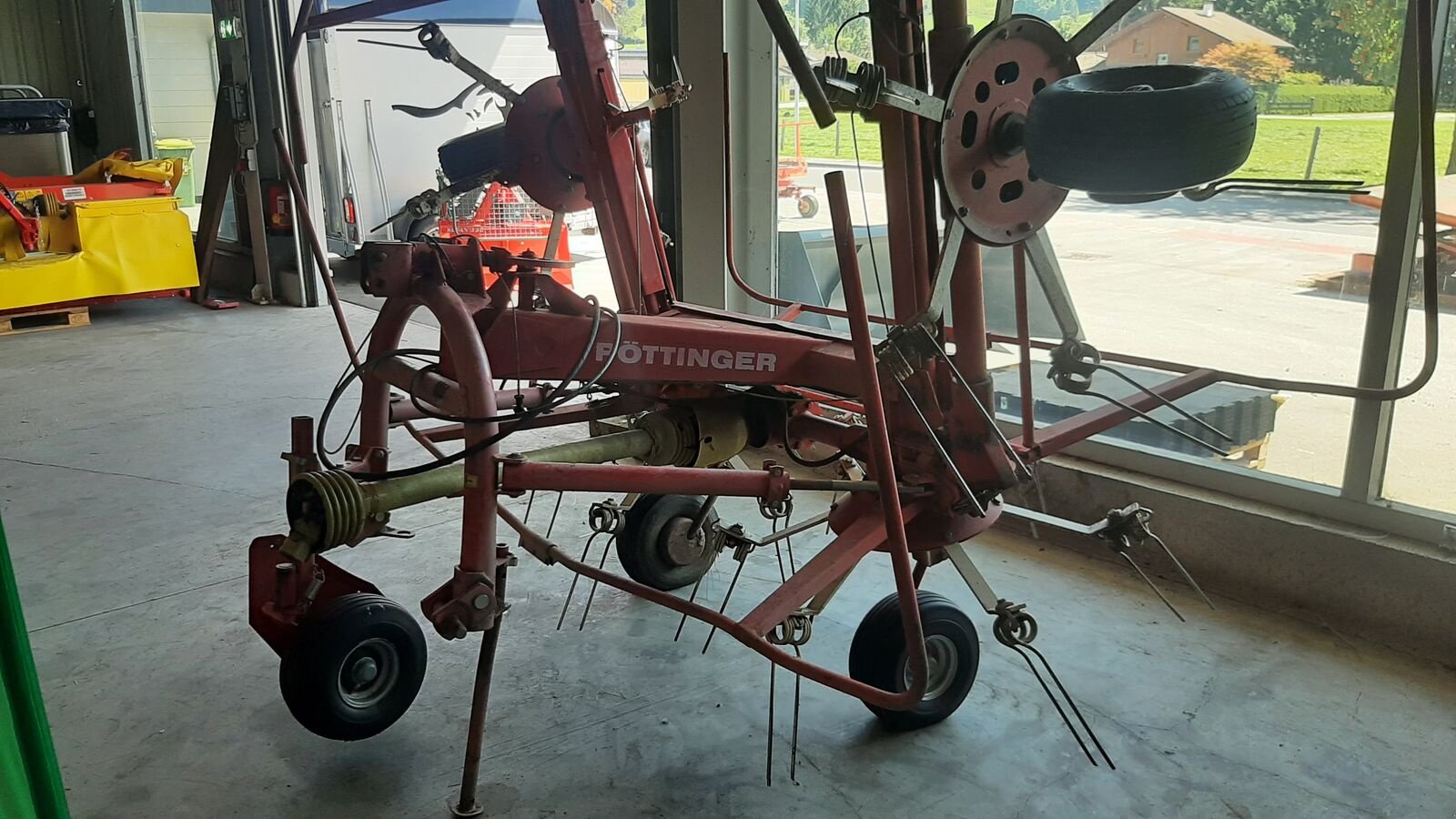 Kreiselheuer of the type Pöttinger Hit 69 NZ, Gebrauchtmaschine in Bruck (Picture 4)