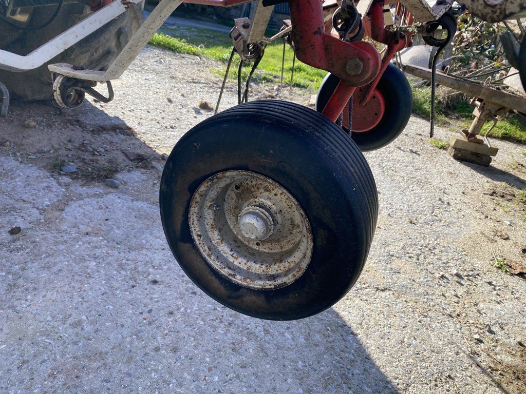 Kreiselheuer typu Pöttinger Hit 69 Z, Gebrauchtmaschine v YTRAC (Obrázek 10)