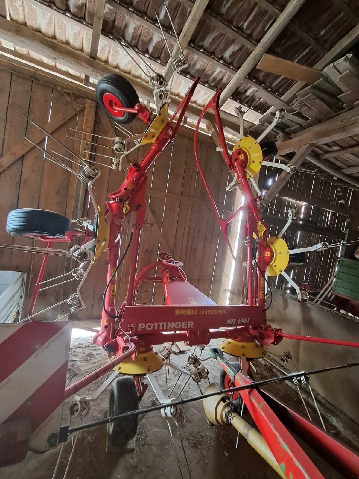 Kreiselheuer типа Pöttinger Hit 690 N, Gebrauchtmaschine в Willmering (Фотография 2)