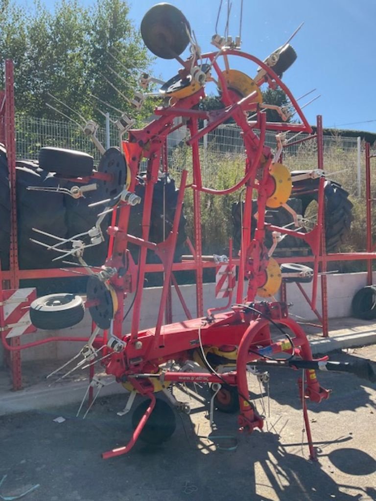 Kreiselheuer typu Pöttinger HIT 810 NZ, Gebrauchtmaschine v VERNOUX EN VIVARAIS (Obrázek 1)