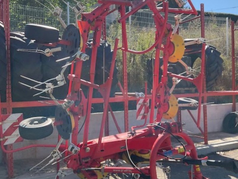 Kreiselheuer des Typs Pöttinger HIT 810 NZ, Gebrauchtmaschine in VERNOUX EN VIVARAIS (Bild 1)