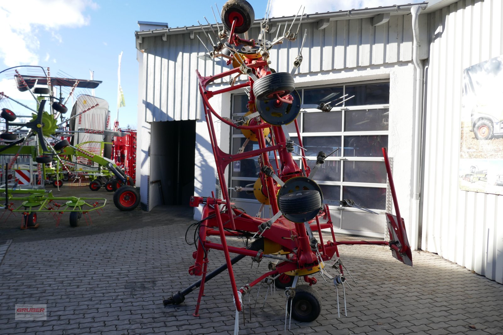 Kreiselheuer des Typs Pöttinger Hit 810 NZ, Gebrauchtmaschine in Dorfen (Bild 2)