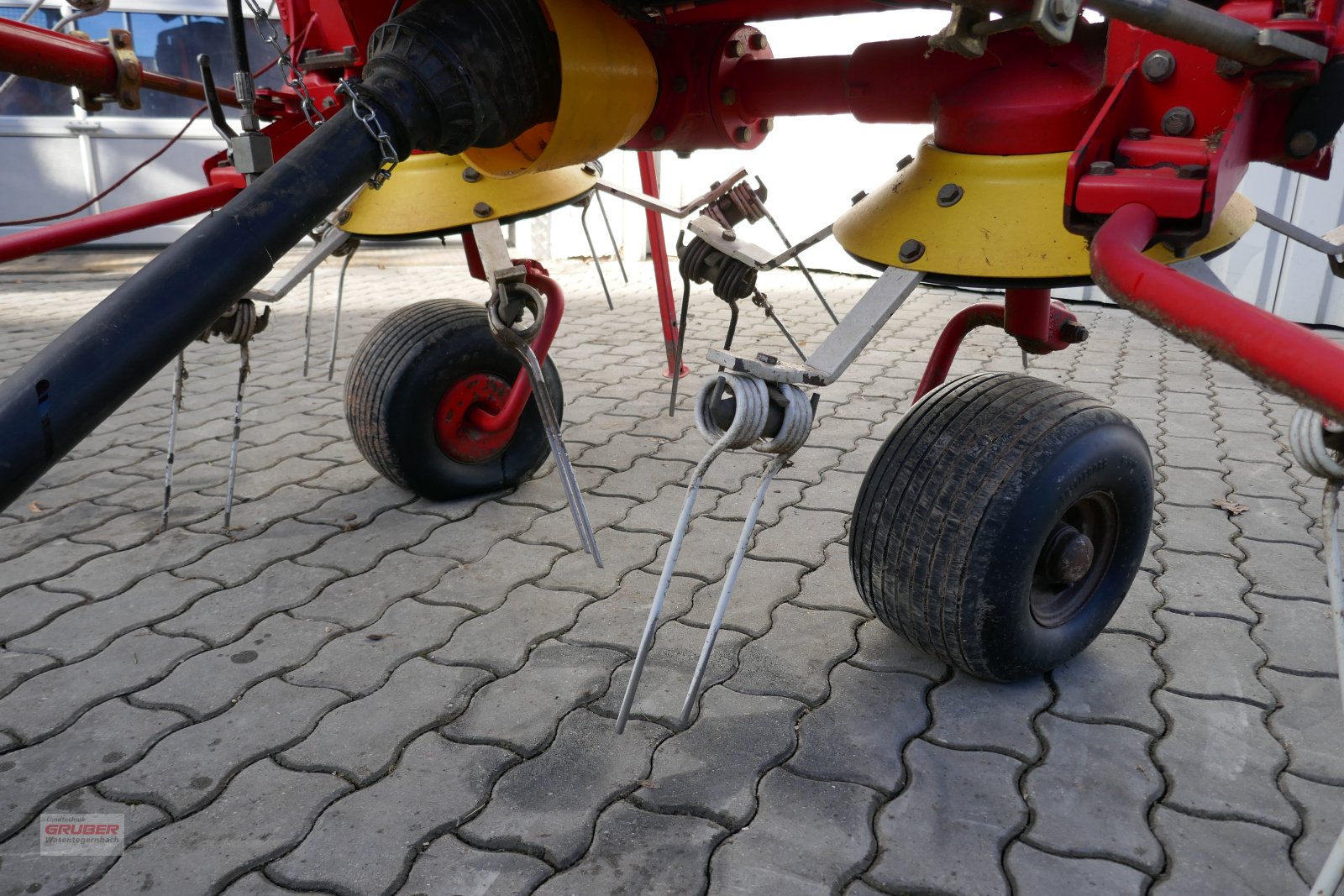 Kreiselheuer des Typs Pöttinger Hit 810 NZ, Gebrauchtmaschine in Dorfen (Bild 11)