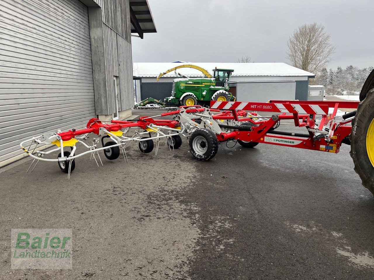 Kreiselheuer typu Pöttinger Hit 8680, Gebrauchtmaschine v OBERNDORF-HOCHMOESSINGEN (Obrázek 2)