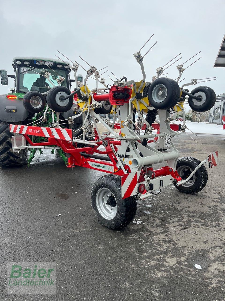 Kreiselheuer typu Pöttinger Hit 8680, Gebrauchtmaschine v OBERNDORF-HOCHMOESSINGEN (Obrázek 4)