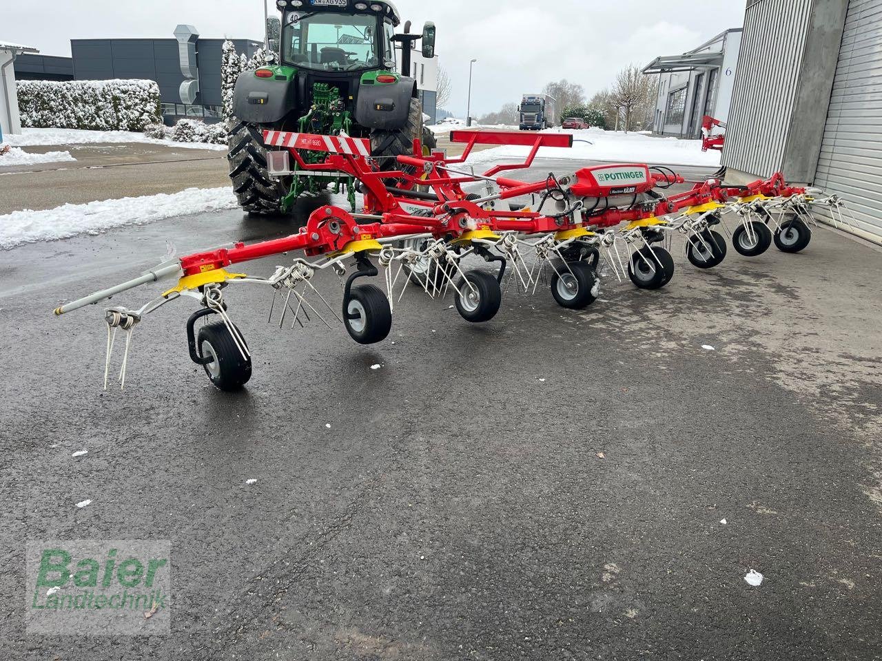 Kreiselheuer typu Pöttinger Hit 8680, Gebrauchtmaschine v OBERNDORF-HOCHMOESSINGEN (Obrázek 5)