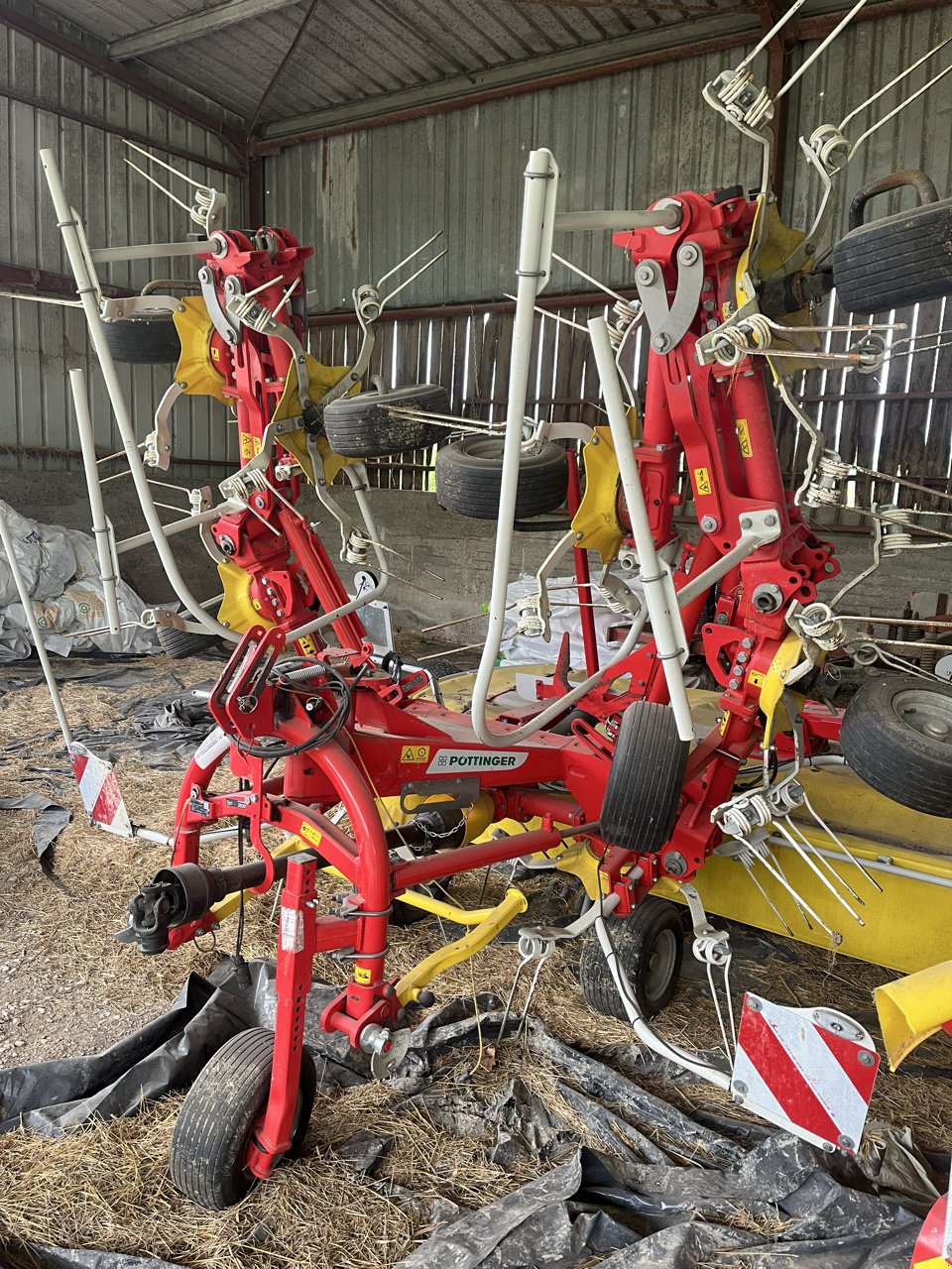 Kreiselheuer typu Pöttinger HIT 8.81, Gebrauchtmaschine v VERT TOULON (Obrázek 1)