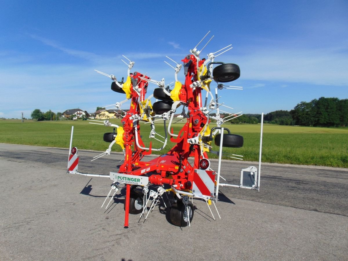 Kreiselheuer des Typs Pöttinger HIT 8.81, Neumaschine in Neukirchen am Walde  (Bild 3)