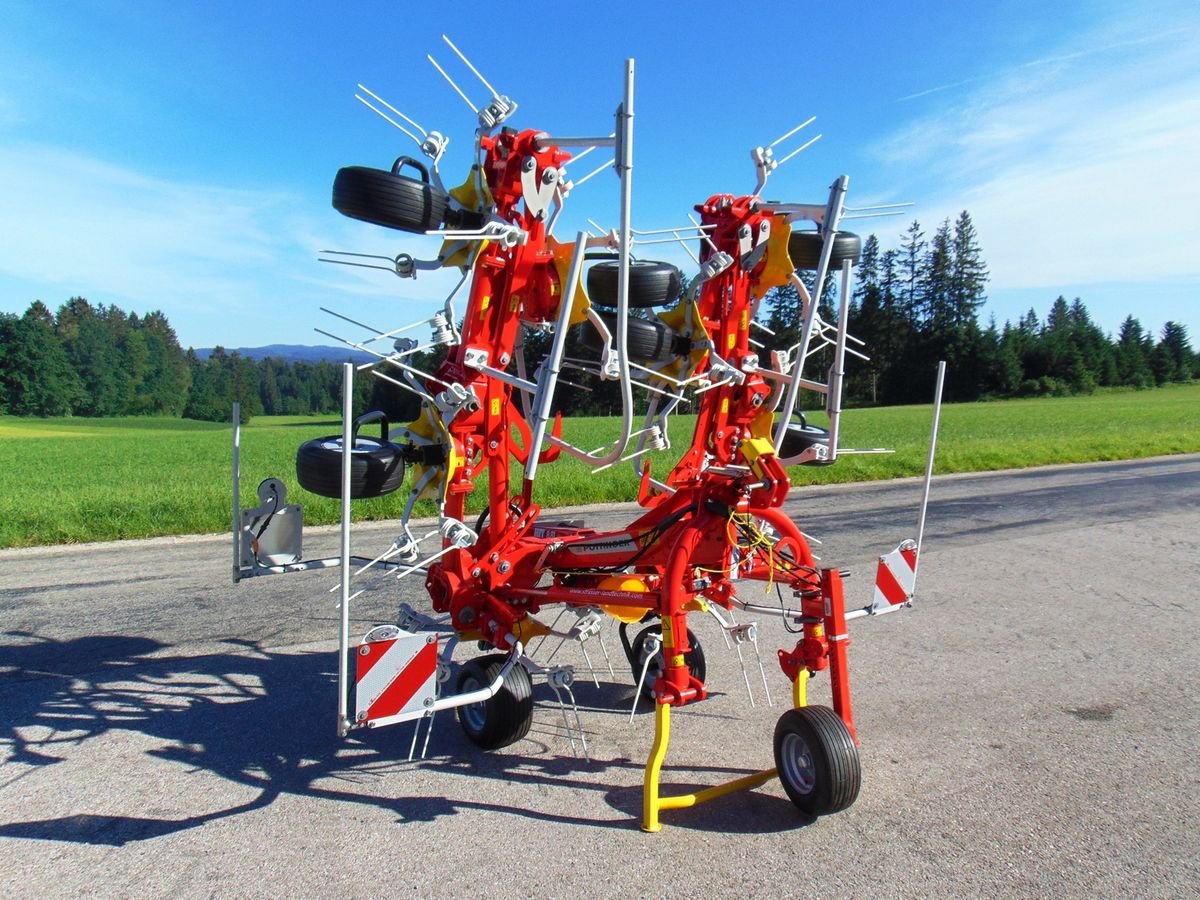 Kreiselheuer des Typs Pöttinger HIT 8.81, Neumaschine in Neukirchen am Walde  (Bild 2)