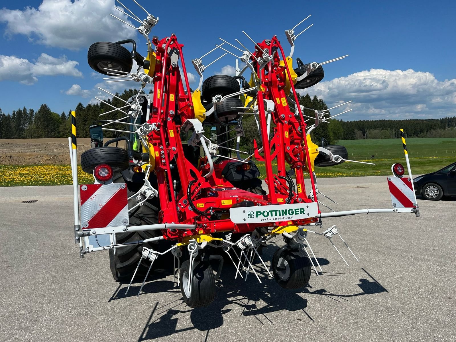 Kreiselheuer des Typs Pöttinger HIT 8.81, Neumaschine in NATTERNBACH (Bild 5)