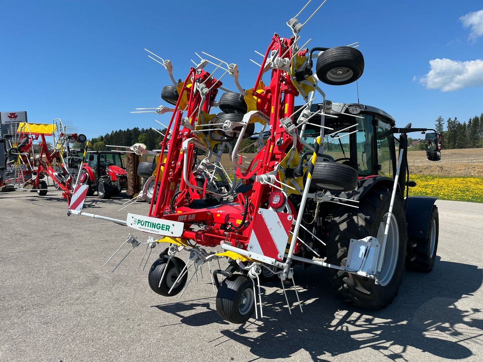 Kreiselheuer des Typs Pöttinger HIT 8.81, Neumaschine in NATTERNBACH (Bild 4)