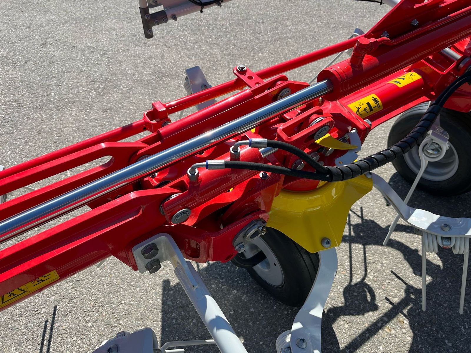 Kreiselheuer des Typs Pöttinger HIT 8.81, Neumaschine in NATTERNBACH (Bild 7)