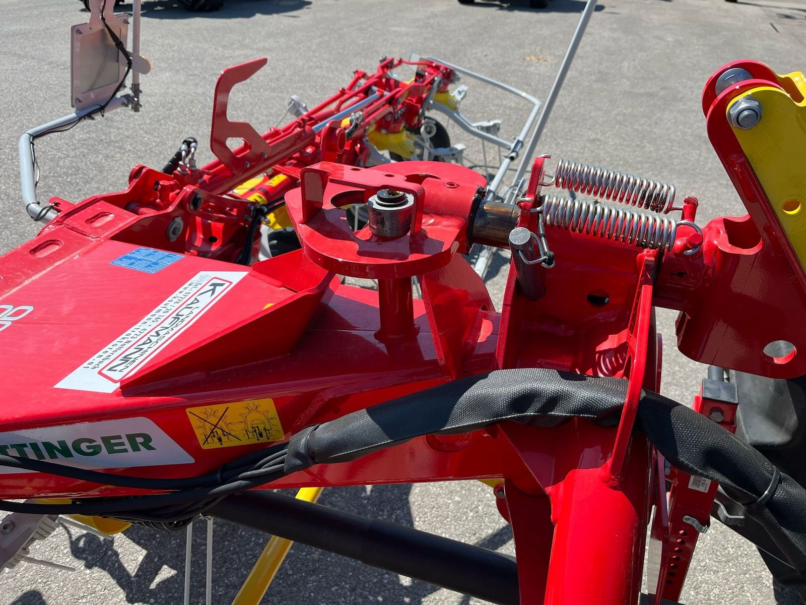 Kreiselheuer des Typs Pöttinger HIT 8.81, Neumaschine in NATTERNBACH (Bild 8)